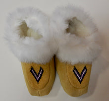 Load image into Gallery viewer, Moccasins, Woman&#39;s size 6