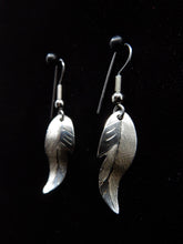 Load image into Gallery viewer, Feather Earrings