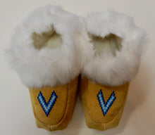 Load image into Gallery viewer, Moccasins, Woman&#39;s size 5