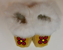 Load image into Gallery viewer, Moccasins, Children&#39;s Size 4