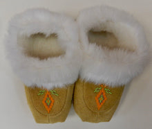 Load image into Gallery viewer, Moccasins, Children&#39;s size 6