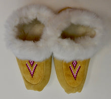 Load image into Gallery viewer, Moccasins, Woman&#39;s Size 8
